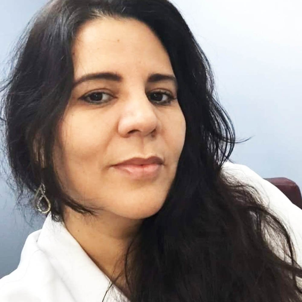 Dra. Andréia Soares Viana CRM 160904